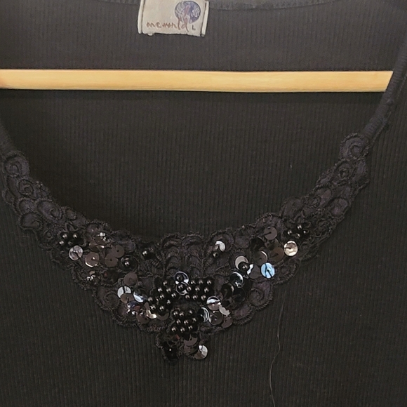 Black Ribbed Top with Bling Size L - Picture 4 of 5
